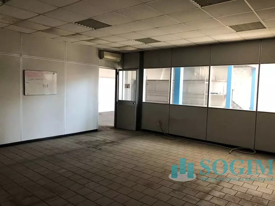 Immagine 10 di Capannone industriale in vendita  a Legnano