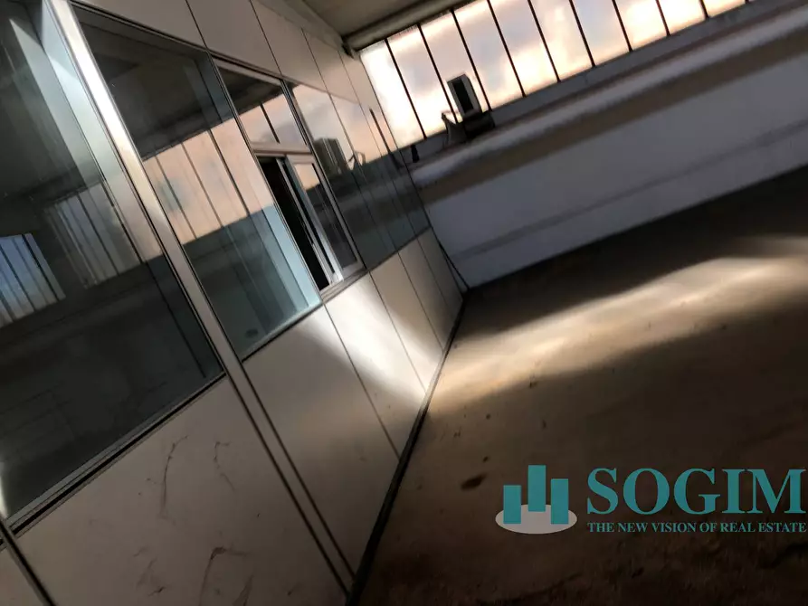 Immagine 15 di Capannone industriale in vendita  a Legnano