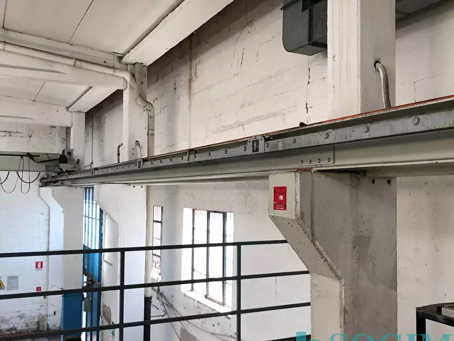 Immagine 16 di Capannone industriale in vendita  a Legnano