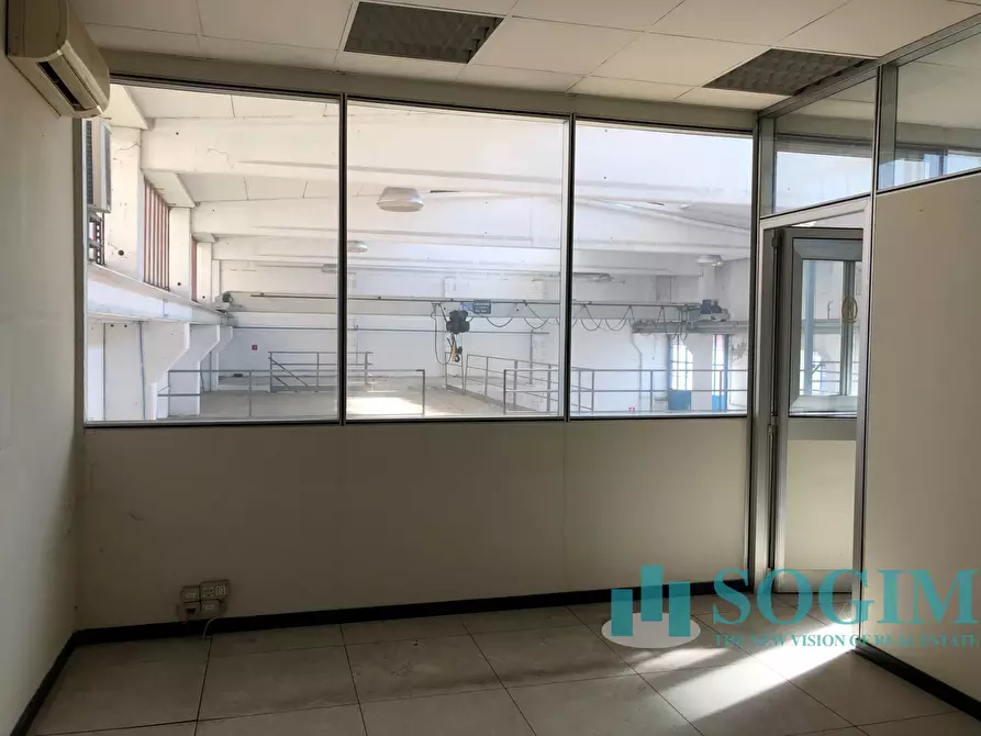 Immagine 20 di Capannone industriale in vendita  a Legnano