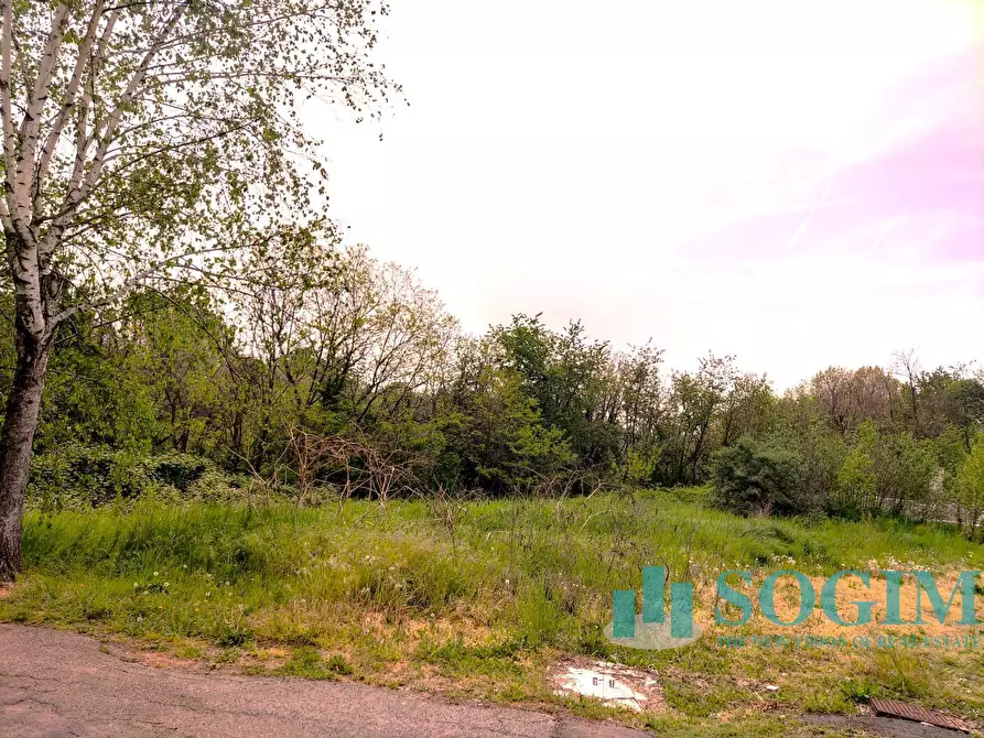 Immagine 5 di Terreno residenziale in vendita  in Via Ugo Foscolo a Carate Brianza