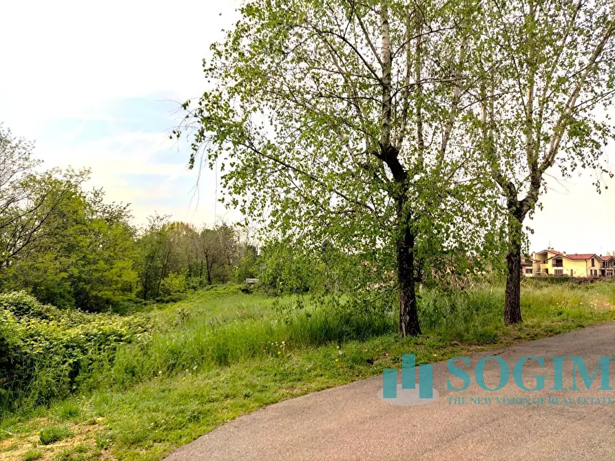 Immagine 7 di Terreno residenziale in vendita  in Via Ugo Foscolo a Carate Brianza