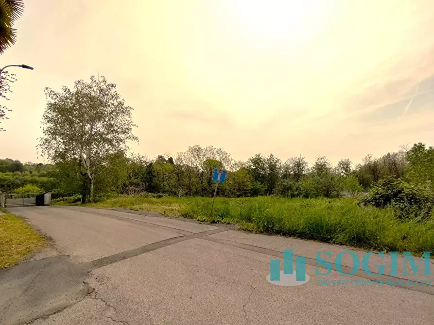 Immagine 4 di Terreno residenziale in vendita  in Via Ugo Foscolo a Carate Brianza