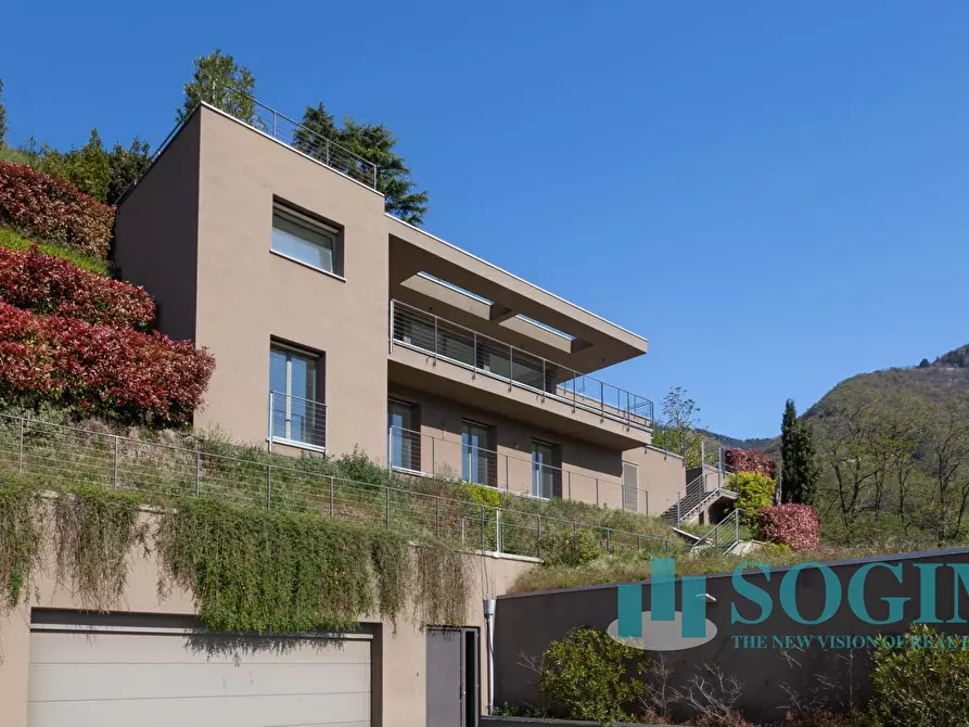 Immagine 6 di Villa in vendita  in Via Vittorio Veneto a Cernobbio