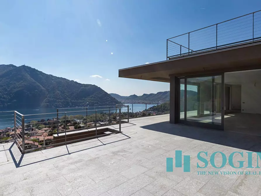 Immagine 10 di Villa in vendita  in Via Vittorio Veneto a Cernobbio