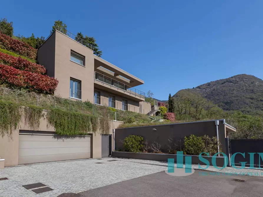 Immagine 11 di Villa in vendita  in Via Vittorio Veneto a Cernobbio