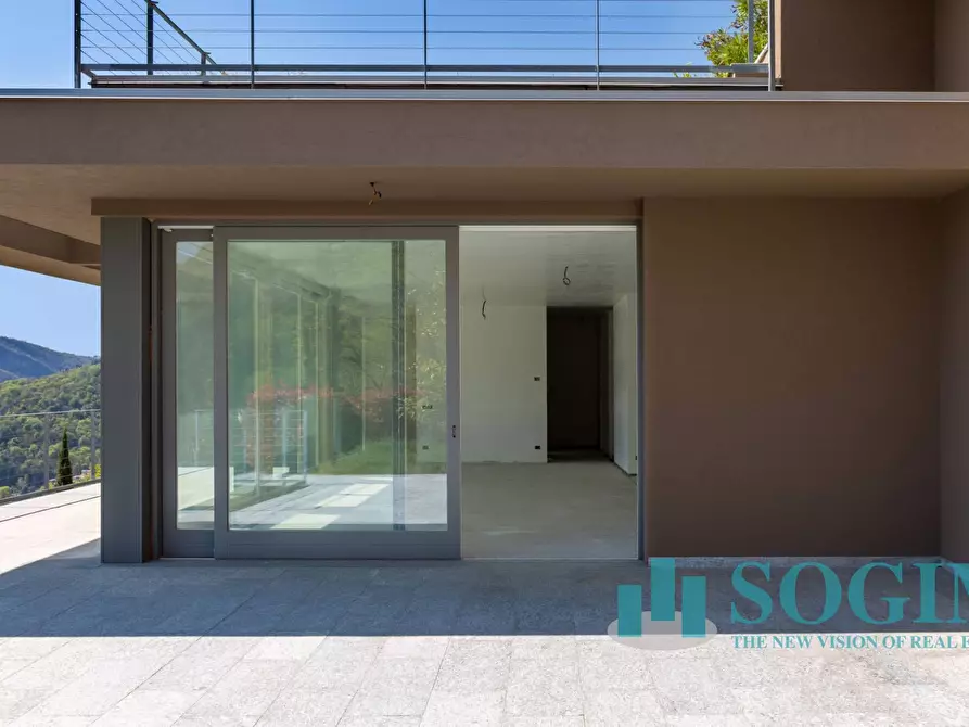 Immagine 14 di Villa in vendita  in Via Vittorio Veneto a Cernobbio