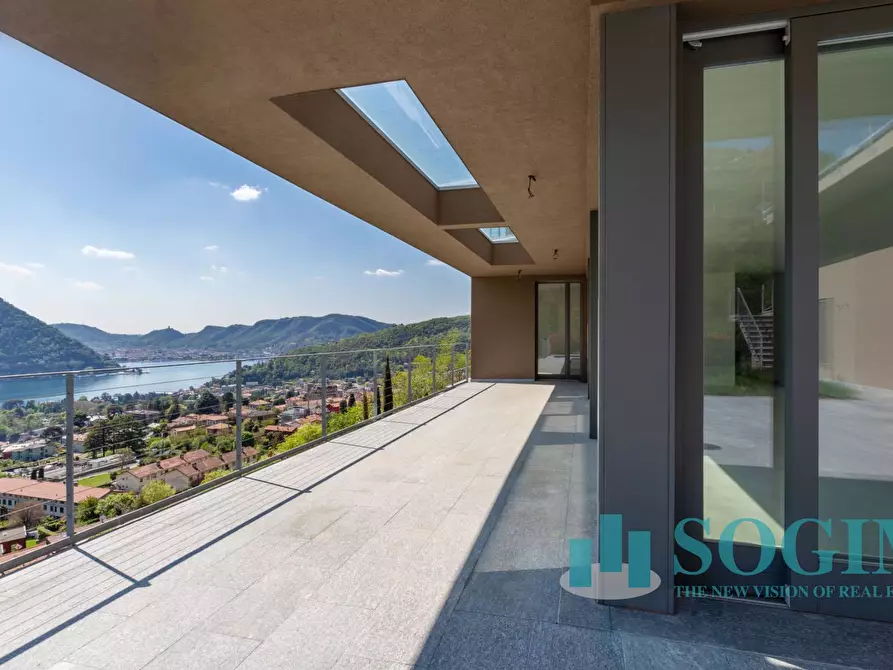 Immagine 21 di Villa in vendita  in Via Vittorio Veneto a Cernobbio