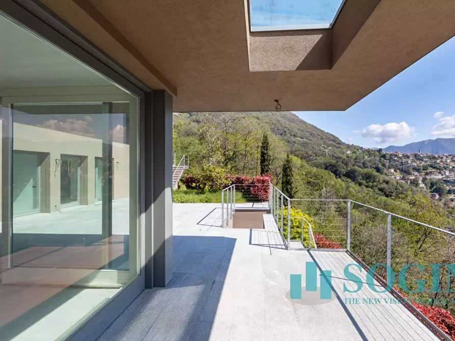 Immagine 25 di Villa in vendita  in Via Vittorio Veneto a Cernobbio