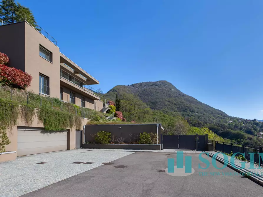 Immagine 9 di Villa in vendita  in Via Vittorio Veneto a Cernobbio