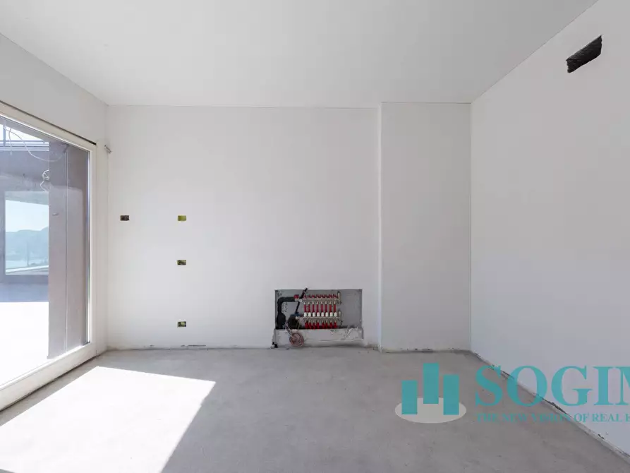 Immagine 18 di Villa in vendita  in Via Vittorio Veneto a Cernobbio