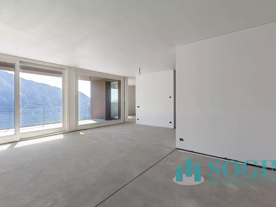 Immagine 30 di Villa in vendita  in Via Vittorio Veneto a Cernobbio