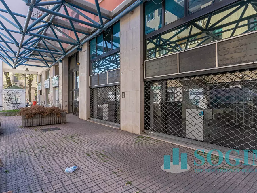 Immagine 20 di Locale commerciale in vendita  a Sesto San Giovanni