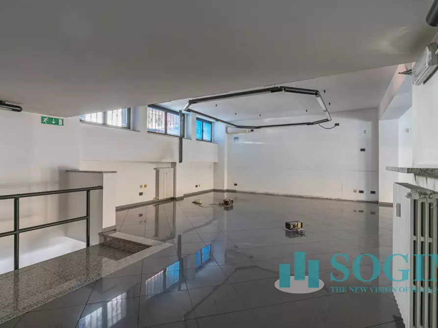 Immagine 28 di Locale commerciale in vendita  a Sesto San Giovanni