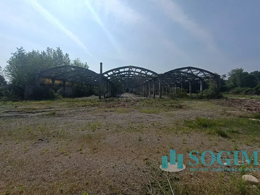 Immagine 16 di Terreno industriale in vendita  in Via della Fornace a Oltrona Di San Mamette