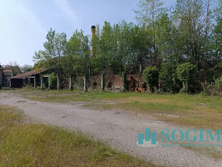 Immagine 24 di Terreno industriale in vendita  in Via della Fornace a Oltrona Di San Mamette