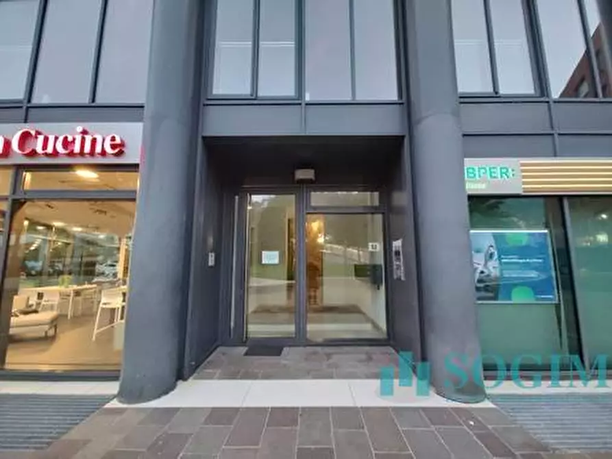 Immagine 4 di Ufficio in vendita  in Via Badone a Como