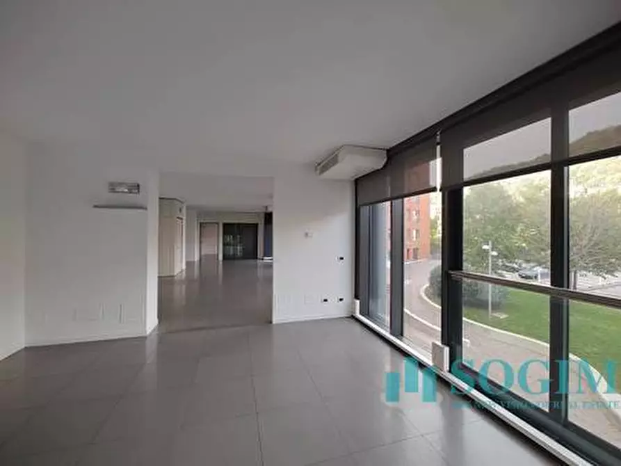 Immagine 8 di Ufficio in vendita  in Via Badone a Como