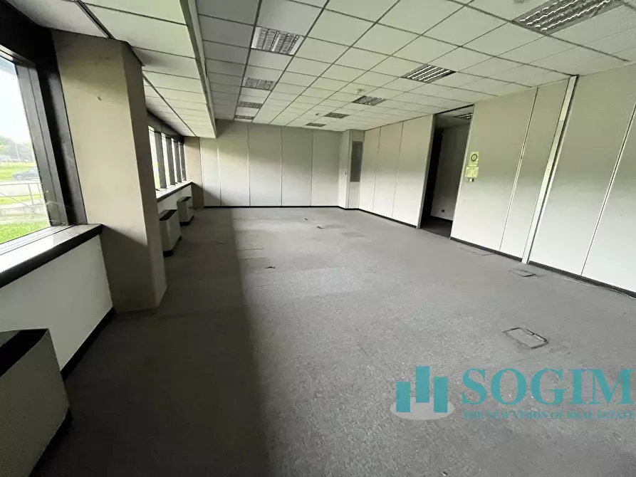 Immagine 20 di Locale commerciale in affitto  in via europa a Cusago