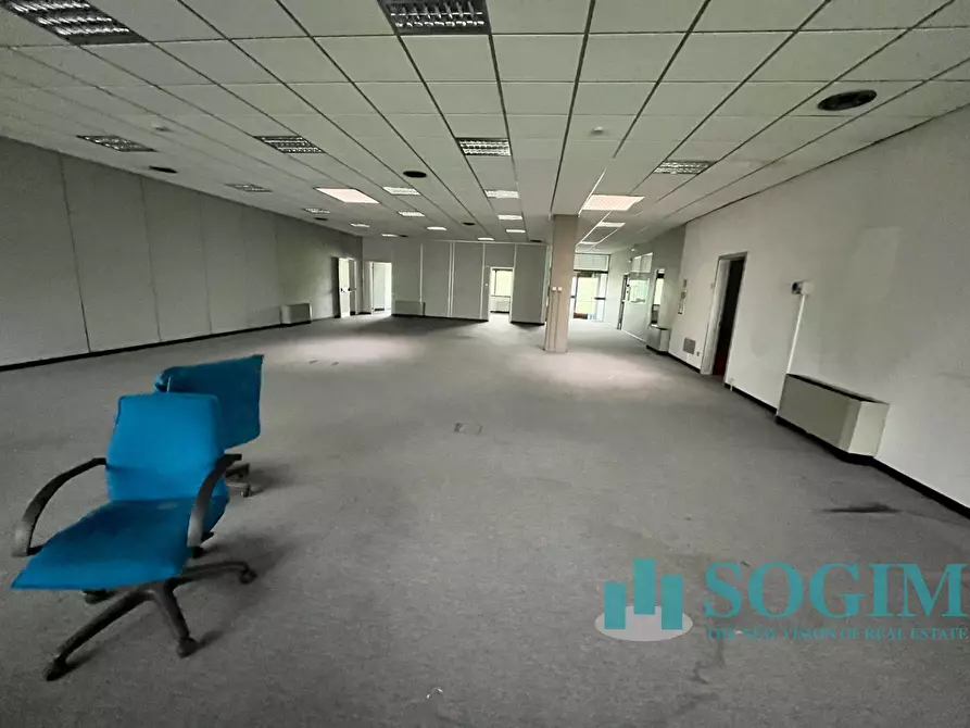 Immagine 27 di Locale commerciale in affitto  in via europa a Cusago