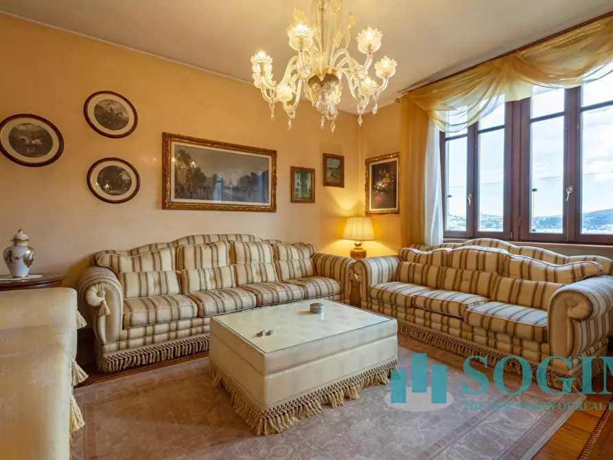 Immagine 15 di Villa in vendita  in Via Dei Villini a Como