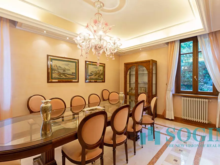 Immagine 26 di Villa in vendita  in Via Dei Villini a Como