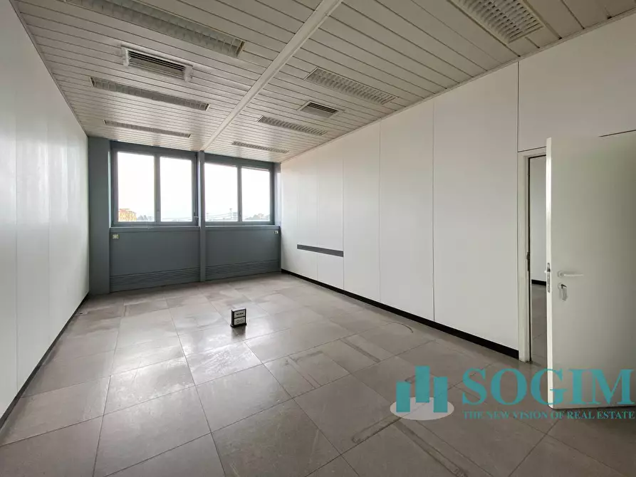 Immagine 8 di Ufficio in affitto  in Viale Leonardo da Vinci a Novara