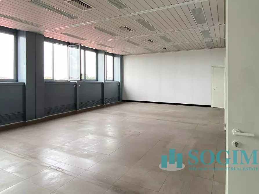 Immagine 9 di Ufficio in affitto  in Viale Leonardo da Vinci a Novara