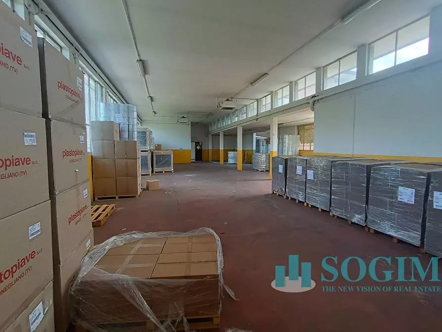 Immagine 10 di Capannone industriale in vendita  in Via Varese a Binago
