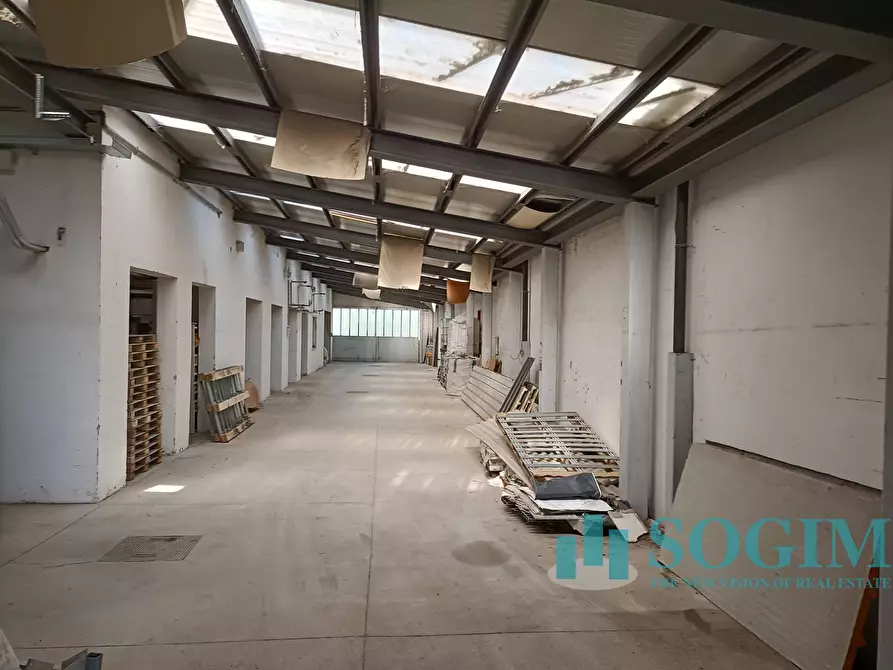 Immagine 5 di Capannone industriale in vendita  in via Carlo Bianchi a Inverigo