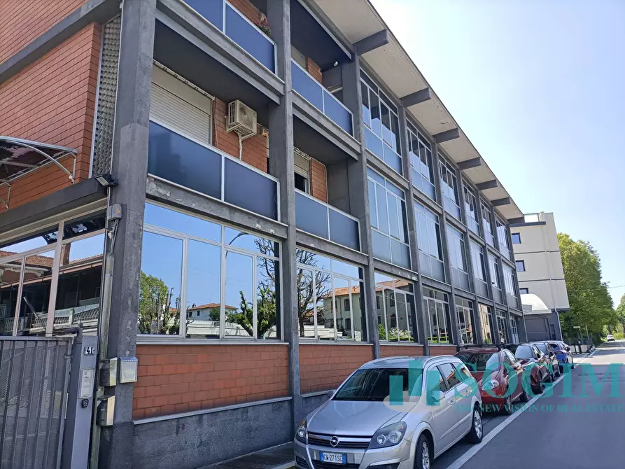 Immagine 2 di Capannone industriale in vendita  in via Carlo Bianchi a Inverigo