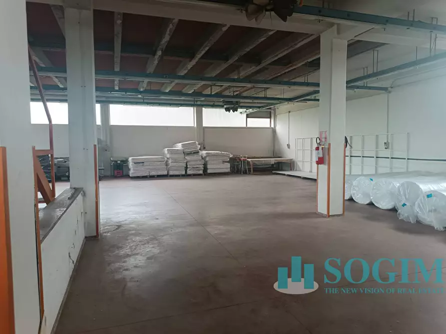 Immagine 9 di Capannone industriale in affitto  in Via Risorgimento a Olgiate Comasco