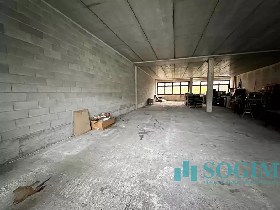 Immagine 6 di Magazzino in vendita  in via ticino a Senna Comasco