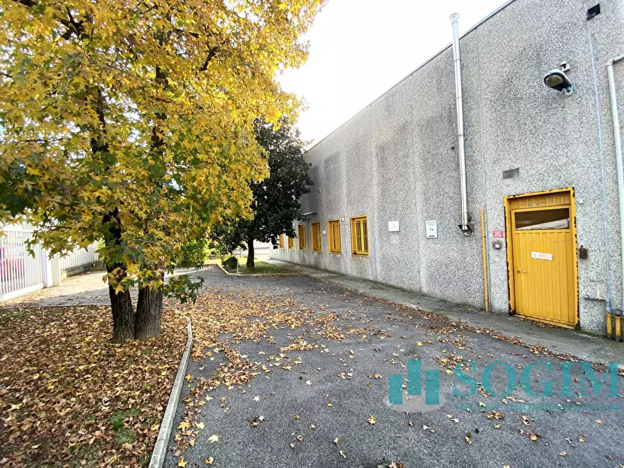 Immagine 24 di Capannone industriale in vendita  in VIA PO a Vimercate