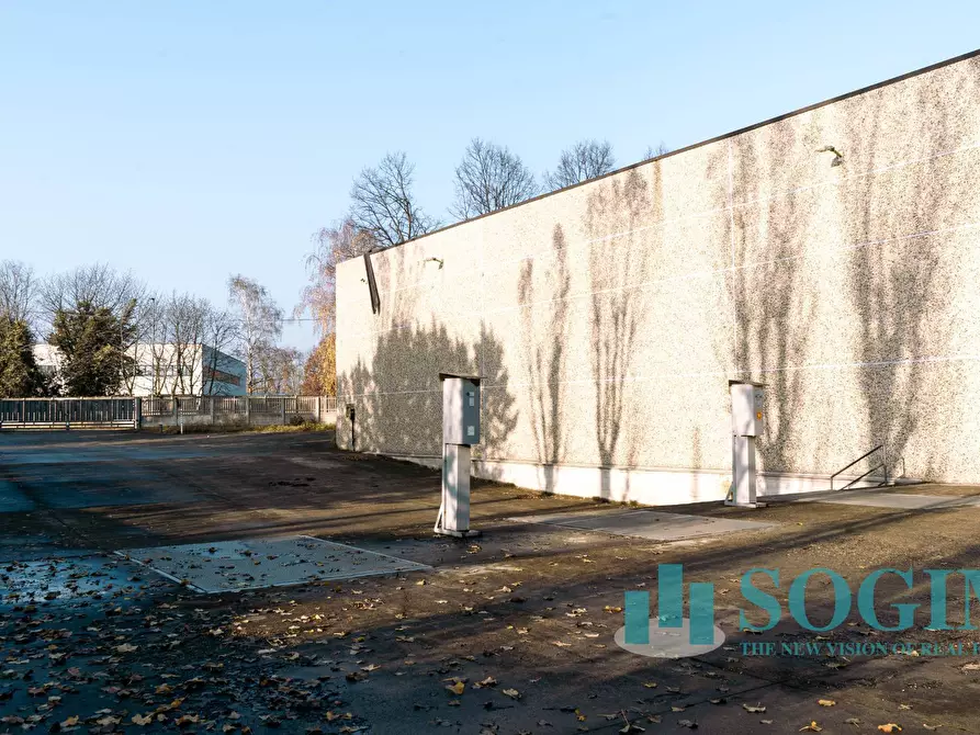 Immagine 7 di Capannone industriale in vendita  a Lissone