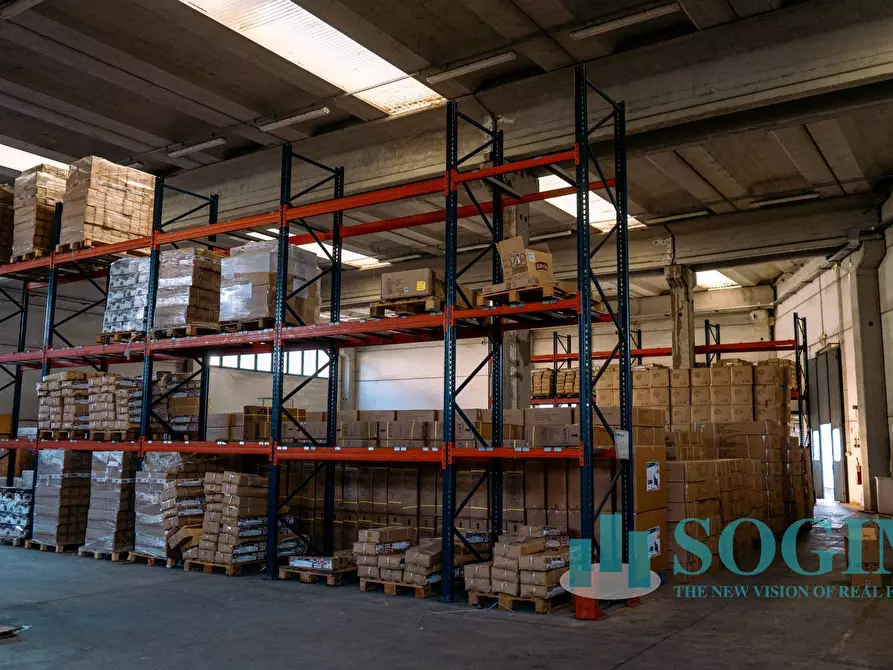 Immagine 2 di Capannone industriale in vendita  a Lissone