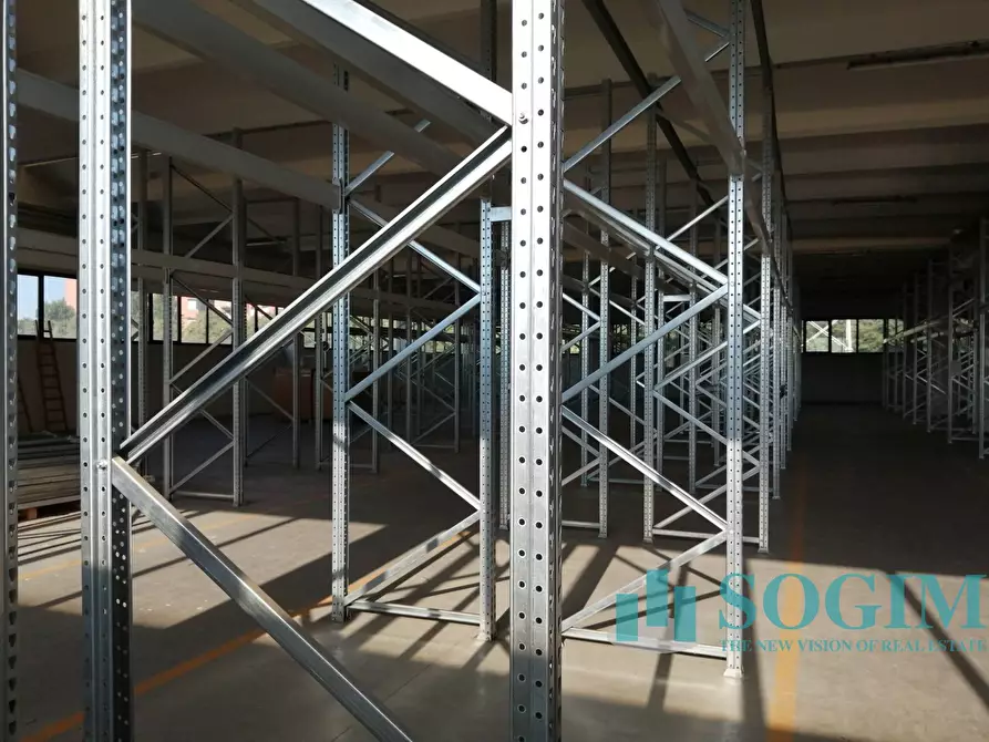 Immagine 6 di Capannone industriale in affitto  in via Antonio Labriola a Rho