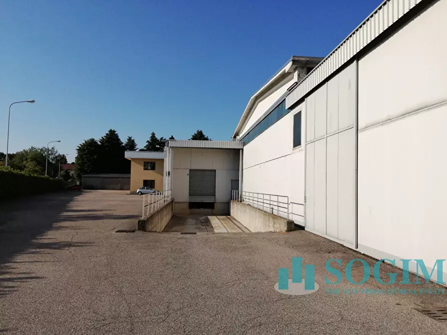 Immagine 9 di Capannone industriale in affitto  in via Antonio Labriola a Rho