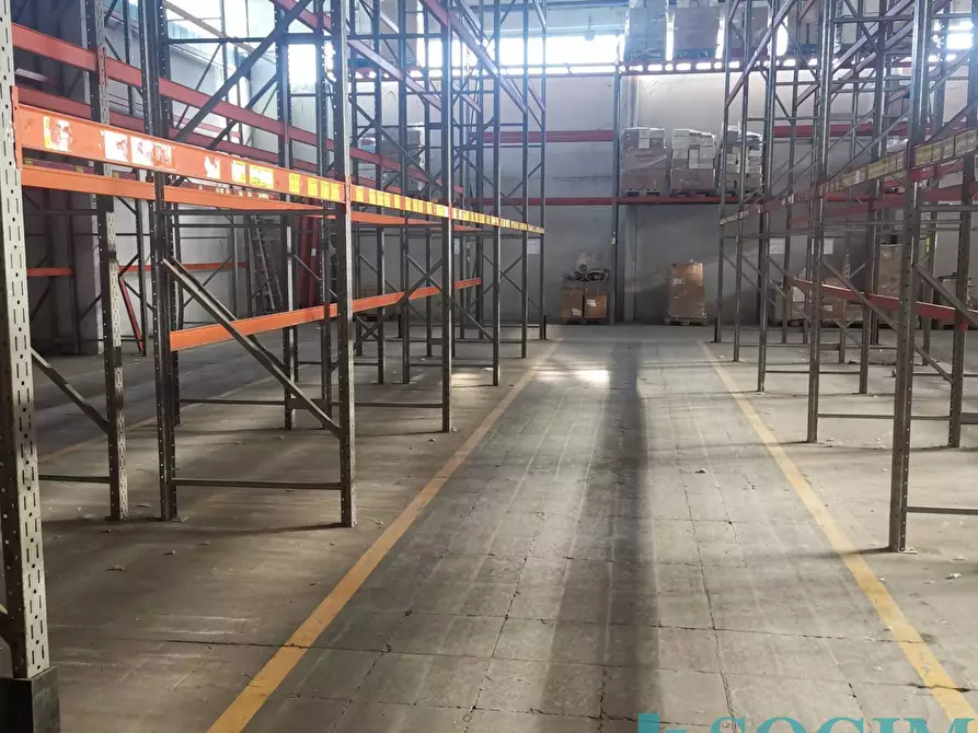 Immagine 3 di Capannone industriale in affitto  in via Antonio Labriola a Rho