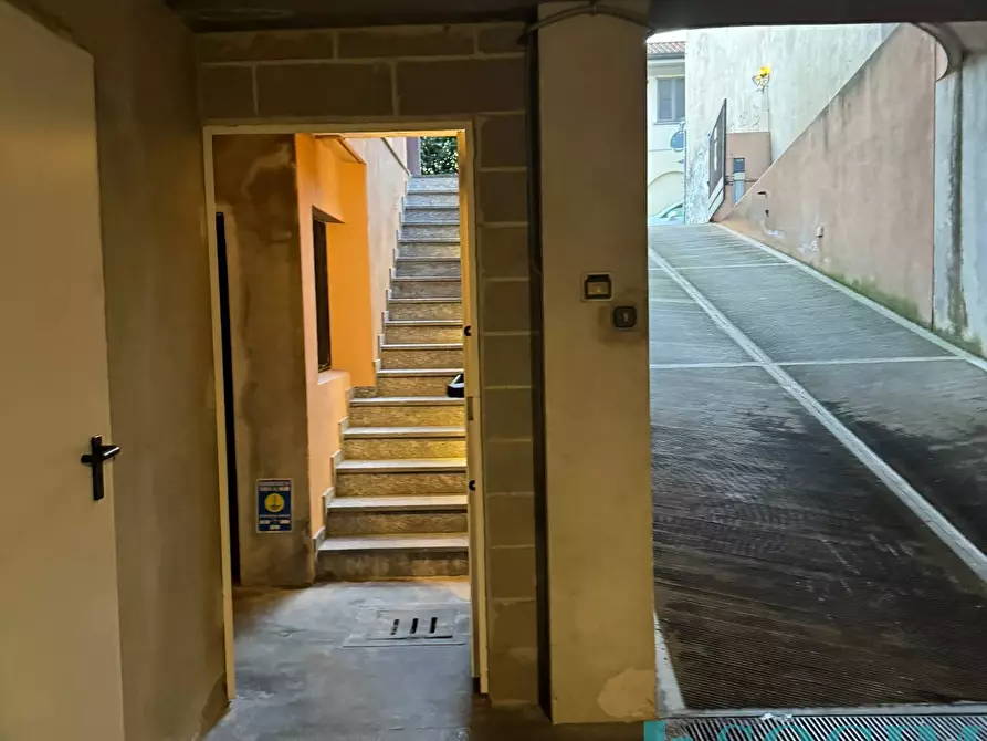 Immagine 12 di Magazzino in vendita  in Via Durini a Monza