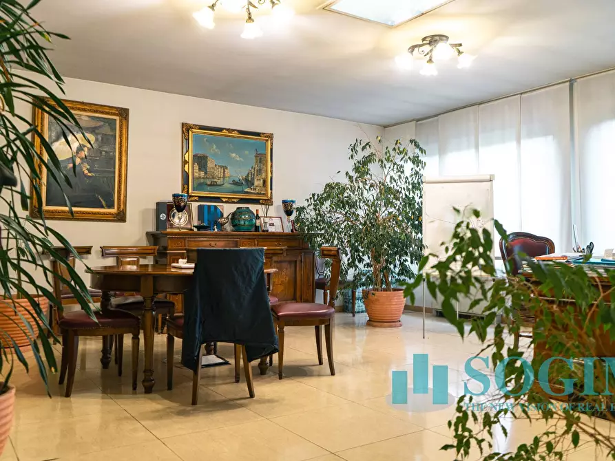 Immagine 2 di Capannone industriale in vendita  in Via Caravaggio a Desio