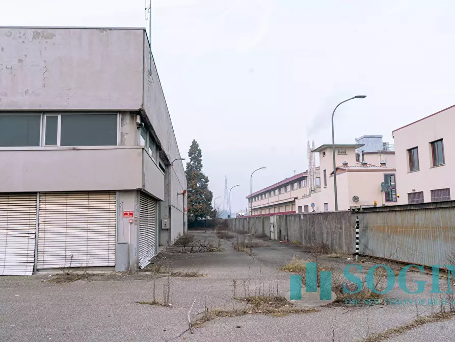 Immagine 3 di Capannone industriale in vendita  in Strada antica per Cassano a Cernusco Sul Naviglio