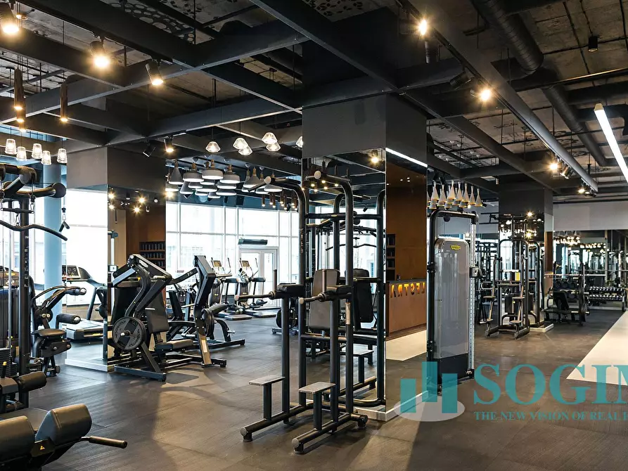 Immagine 17 di Locale commerciale in affitto  in De Gasperi a Figino Serenza