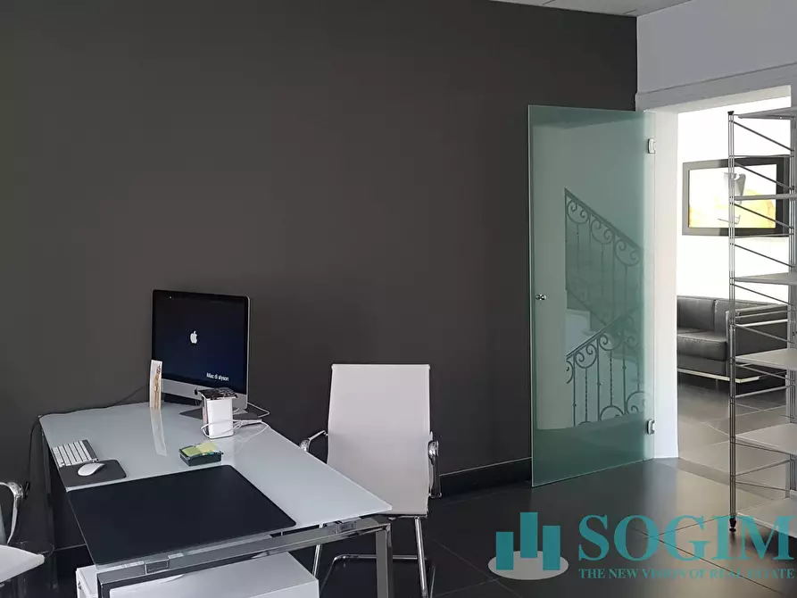 Immagine 24 di Capannone industriale in vendita  in via Pasquale paoli a Como