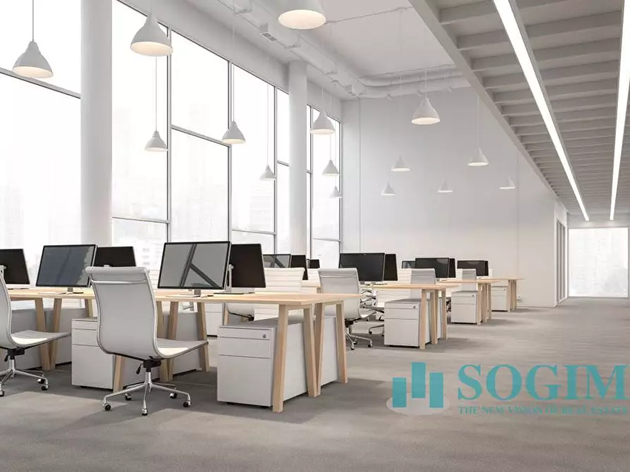 Immagine 4 di Locale commerciale in affitto  in De Gasperi a Figino Serenza