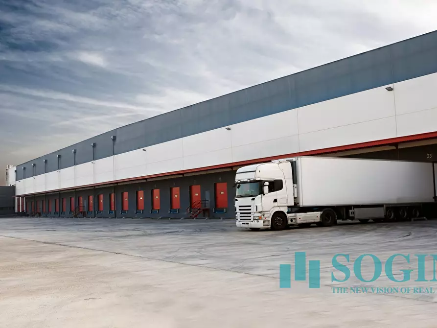 Immagine 11 di Capannone industriale in affitto  a Piacenza