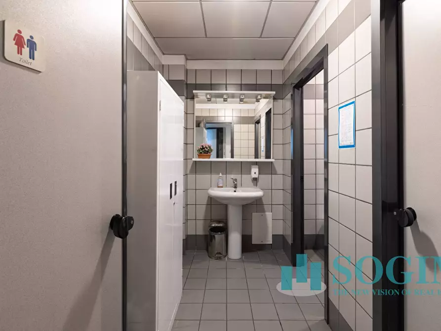 Immagine 22 di Ufficio in vendita  in via Cernuschi a Monza