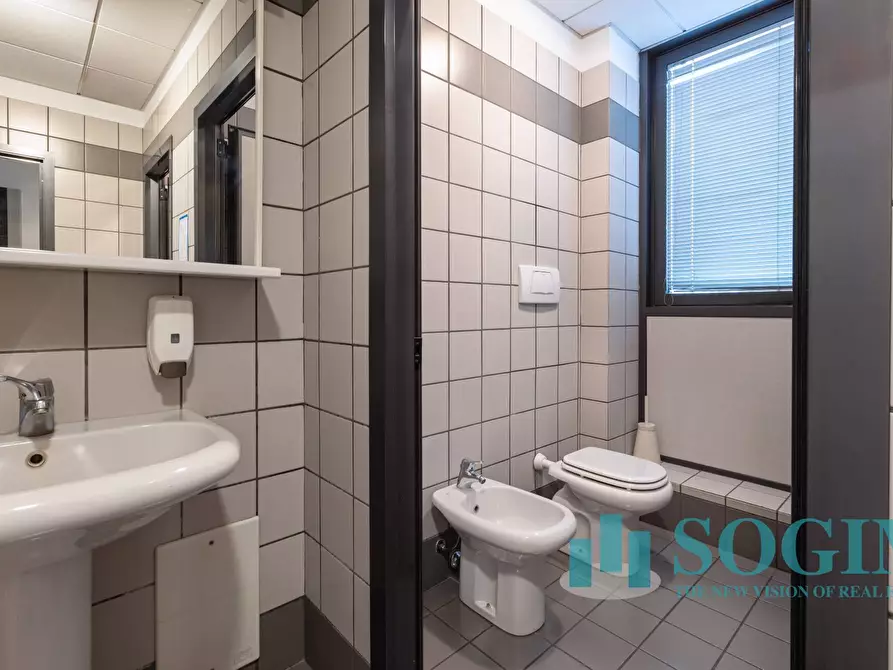 Immagine 23 di Ufficio in vendita  in via Cernuschi a Monza