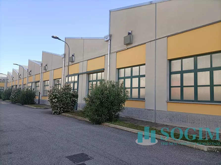 Immagine 1 di Capannone industriale in affitto  in Via Trento e Trieste a Biassono