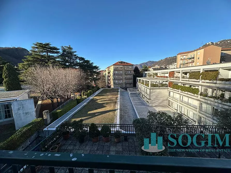 Immagine 17 di Appartamento in vendita  in Via rezia a Como